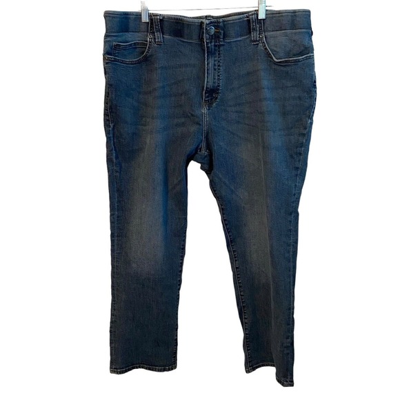 Lee Jeans Men W46 L30 Performance Series Extreme Motion Straight Fit Tapered Leg - Picture 1 of 12